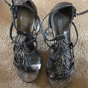 Kenneth Cole Reaction Pewter Heel size 9